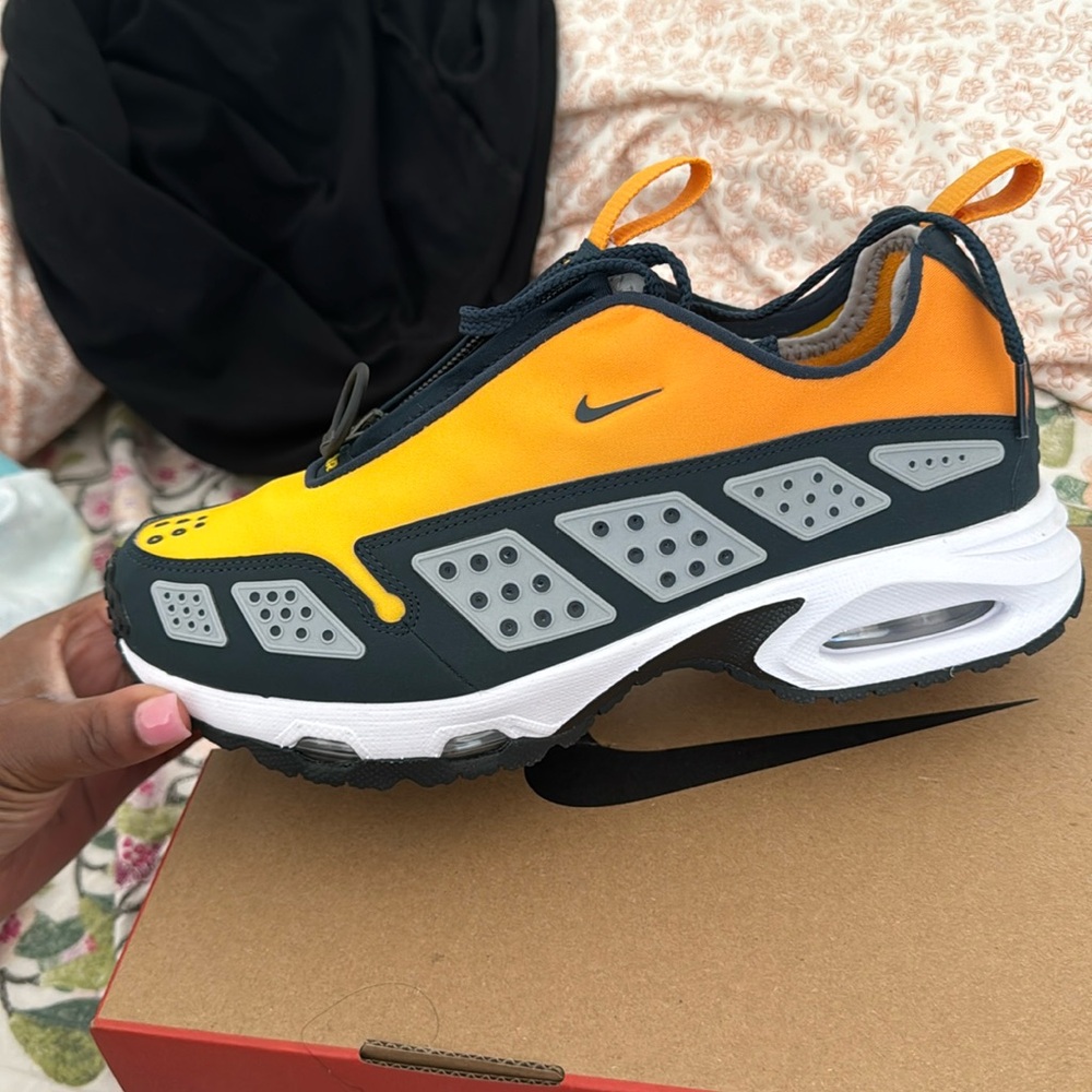 Women’s Nike air max sndr